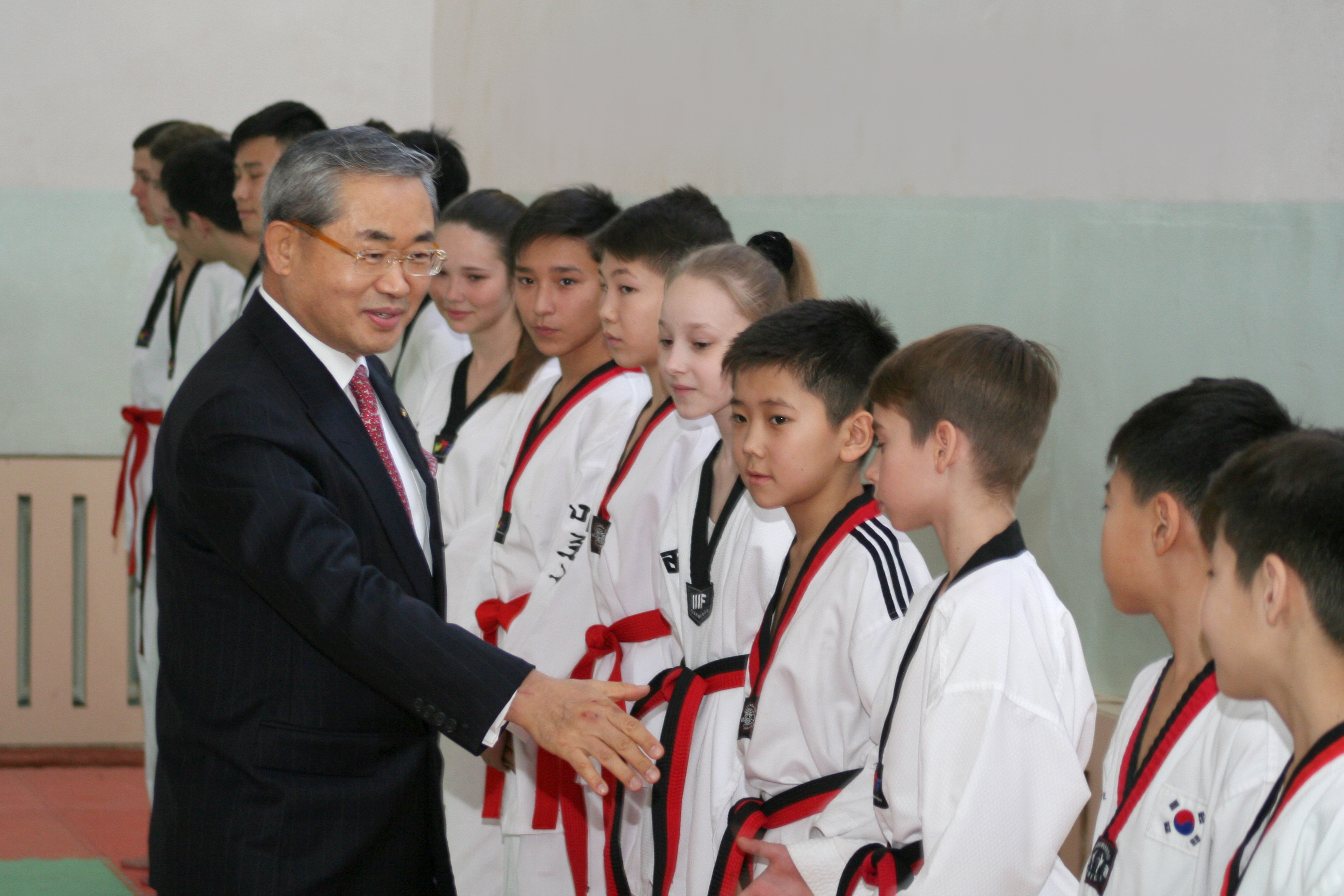 Тхэквондо южный. Южная Корея тхэквондо. Туштук Корея. Тхэквондо Южно-Сахалинск. Korea Taekwondo Association.