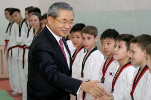 Исполнительный директор Ассоциации Таэквондо Южной Кореи господин Менг Жин Шин посетил Академию Таэквондо КР