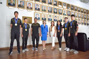 Mayor of Bishkek met with medalists of the World Taekwondo Championship